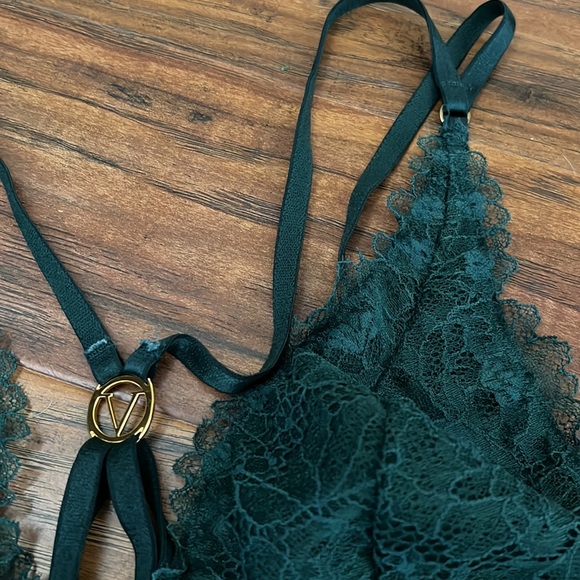 - Victoria’s Secret Plunge Strappy Lace Teddy One Piece Bodysuit- size lar… - Picture 6 of 16